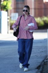 Margot Robbie Out in Los Angeles 01/08/2024