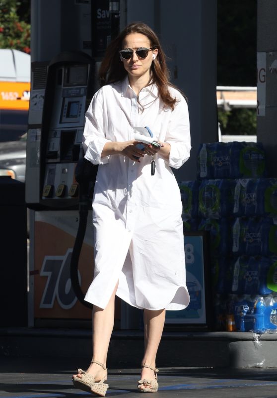 Natalie Portman Getting Gas in Los Feliz 01/11/2024