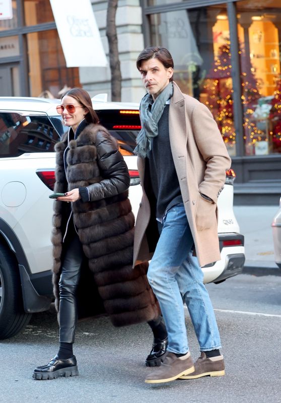 Olivia Palermo and Johannes Huebl Out in Soho 01/04/2024