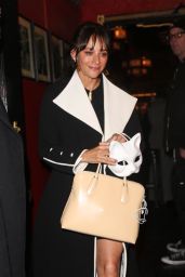 Rashida Jones Exiting the Tory Burch Event at the Musso and Frank Grill in Los Angeles 01/24/2024