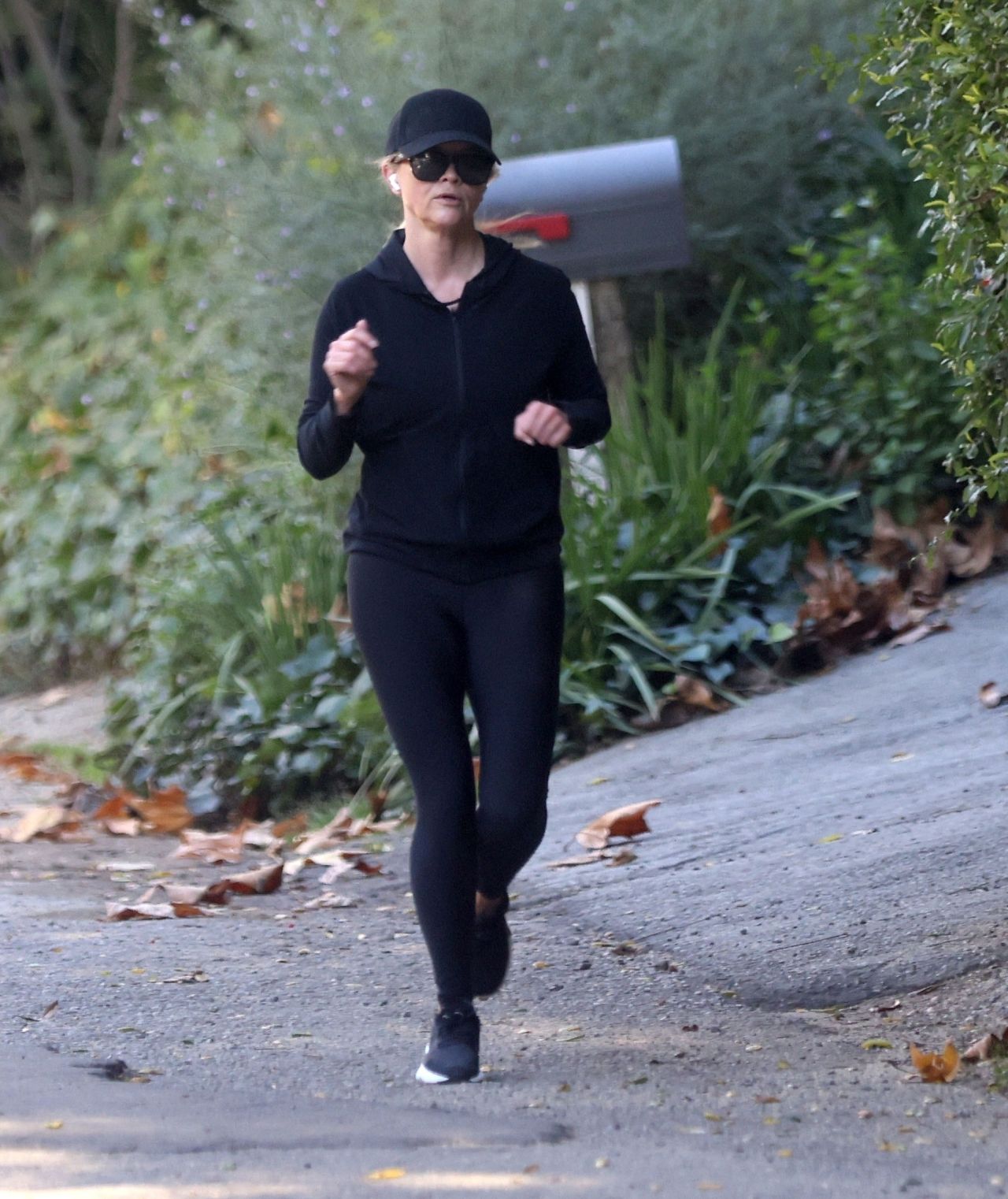 Reese Witherspoon Out For A Jog In Los Angeles 01 07 2024 CelebMafia   Reese Witherspoon Out For A Jog In Los Angeles 01 07 2024 2 