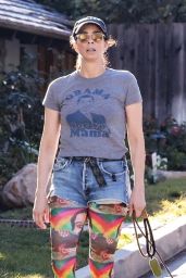 Sarah Silverman Wearing a "Obama For Your Mama" T-shirt in Los Feliz 01/26/2024