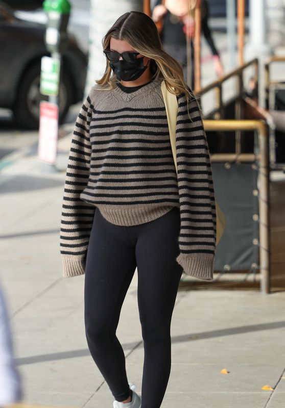 Sofia Richie in an Oversized Sweater and Black Leggings at Beverly Grill in Beverly Hills 01/30/2024