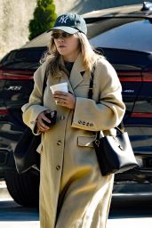 Suki Waterhouse Out in Beverly Hills 01/13/2024