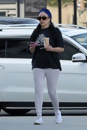Amanda Bynes at a Burger Drive-thru in Los Angeles 02/15/2024