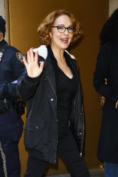 Amy Yasbeck Arrives at the Today Show in New York 02/07/2024