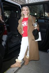 Chloe Fineman Outside The Drew Barrymore Show in New York 02/27/2024