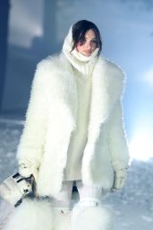 Emily Ratajkowski at Moncler Fashion Show in St Moritz 02/03/2024
