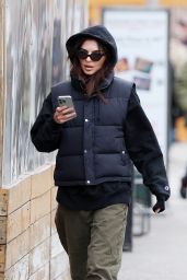 Emily Ratajkowski in Casual Outfit in New York 02/21/2024