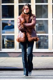 Emily Ratajkowski Street Style - New York 02/26/2024