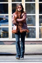Emily Ratajkowski Street Style - New York 02/26/2024