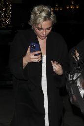 Florence Pugh at the Luxury Four Seasons Hotel in Beverly Hills 02/01/2024