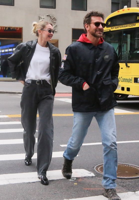 Gigi Hadid and Bradley Cooper in New York 02/01/2024