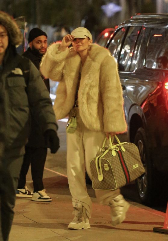 Jennifer Lopez Street Style - New York 02/01/2024