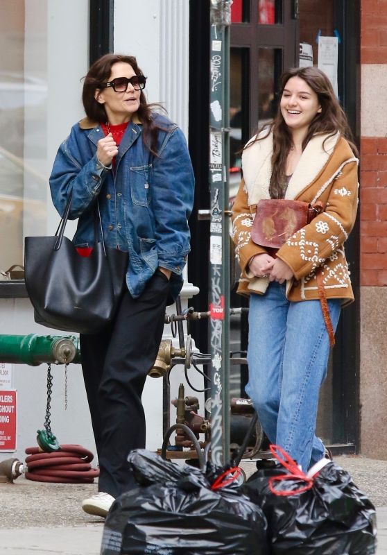 Katie Holmes and Suri Cruise Out in Manhattan’s SoHo Neighborhood 02/12/2024