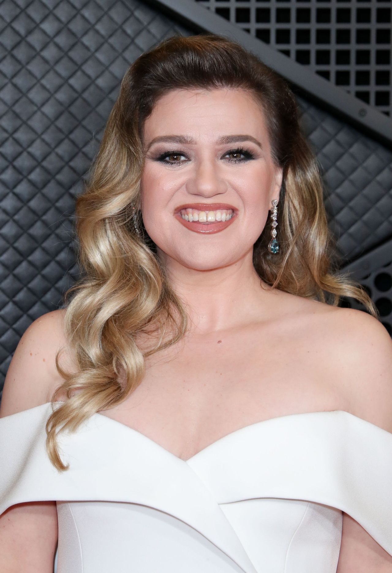 Kelly Clarkson GRAMMY Awards 2024 CelebMafia