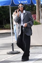 Kelly Rowland in an Oversized Baggy Pants Suit at Castaway Country Club in Burbank 02/24/2024