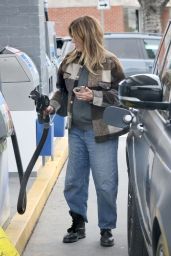 Rita Wilson at a Brentwood Gas Station 02/01/2024