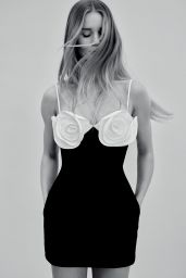 Rosie Huntington-Whiteley Outfit – Vogue Turkey February 2024 (IV)