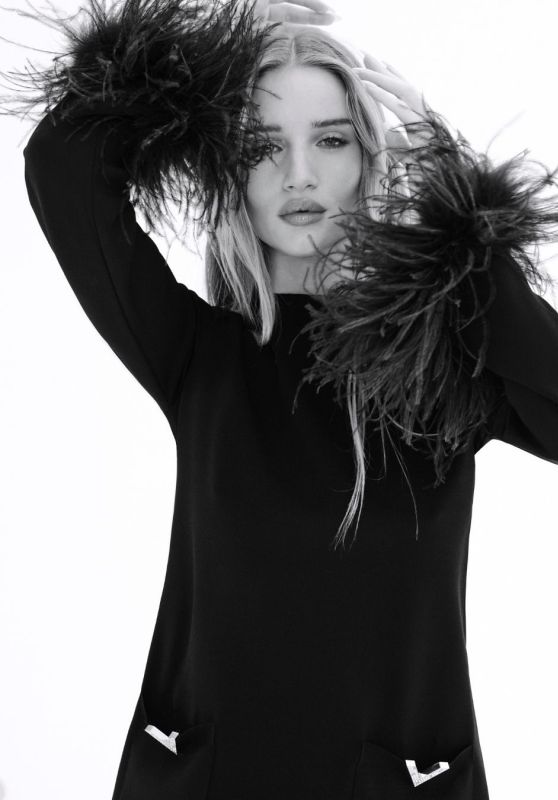Rosie Huntington-Whiteley Outfit – Vogue Turkey February 2024 (VI)