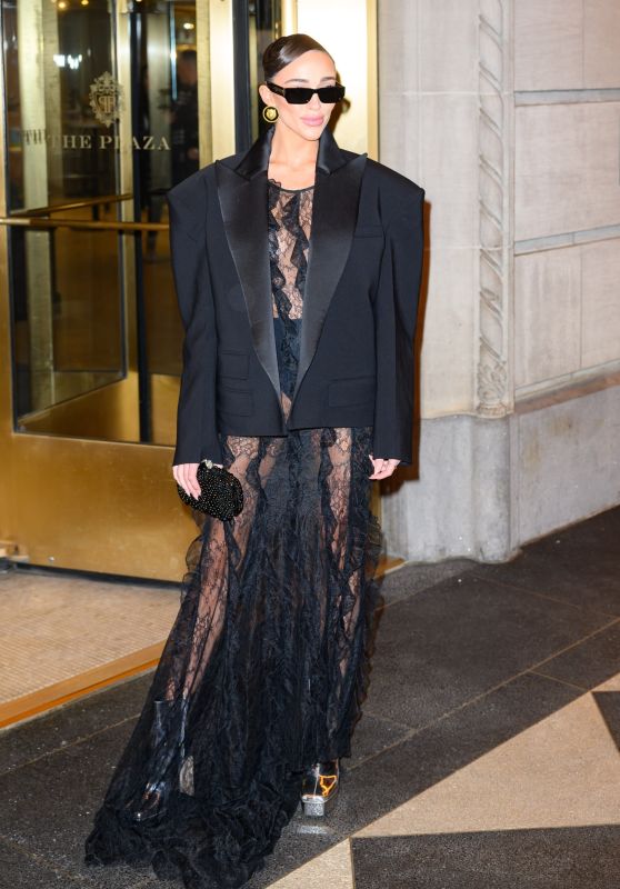 Sophia Culpo at Christian Siriano Fashion Show in New York 02/09/2024