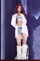 Yunjin (Le Sserafim) - Easy Album Showcase February 2024