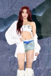 Yunjin (Le Sserafim) - Easy Album Showcase February 2024