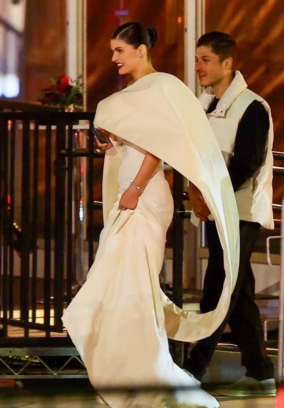 Alexandra Daddario Exits the Vanity Fair Oscar Party 03/10/2024