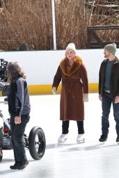 Amy Schumer Ice Skating at the Wollman Rink - "Kinda Pregnant" Set in Central Park 03/19/2024