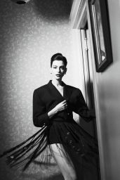 Anne Hathaway - Vanity Fair April 2024 Cover and Photos