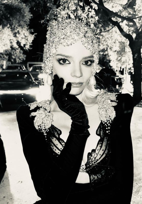Anya Taylor-Joy – Vanity Fair Oscar Party Photoshoot March 2024 (+4)