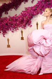 Ariana Grande at Oscars 2024 Red Carpet (more photos)