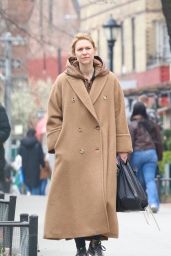 Claire Danes Makeup-free in NY 03/20/2024