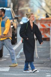 Claire Danes on a Stroll in NY 03/17/2024