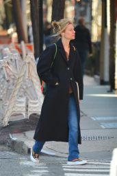 Claire Danes on a Stroll in NY 03/17/2024