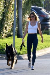 Gisele Bündchen in Workout Outfit 03/16/2024
