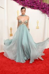 Hailee Steinfeld at Oscars 2024 Red Carpet