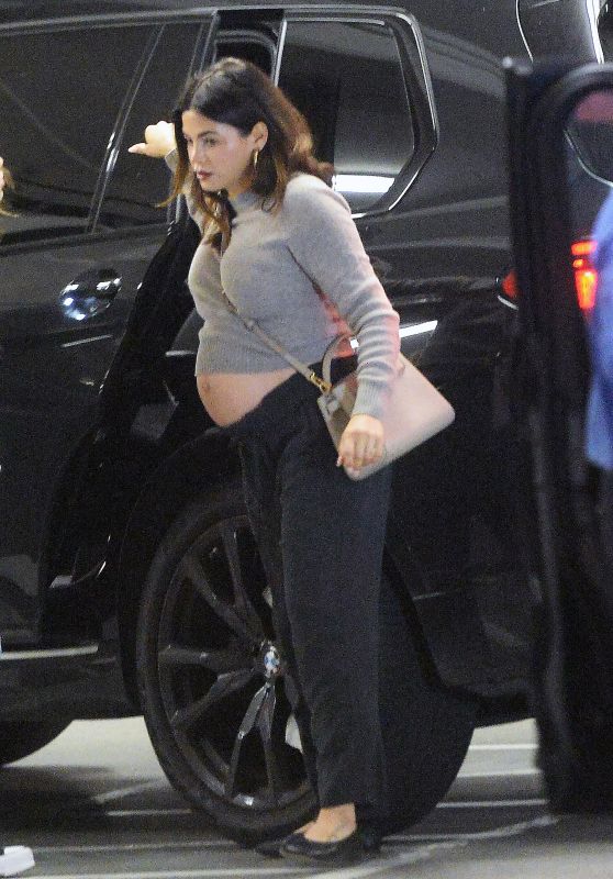Jenna Dewan Out in Los Angeles 03/29/2024
