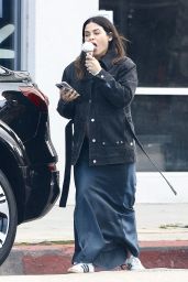Jenna Dewan Out in Los Angeles 03/30/2024