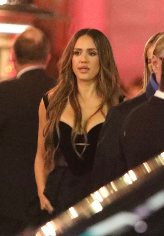 Jessica Alba Exits the Vanity Fair Oscars Party in Los Angeles 03/10/2024
