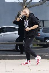 JoJo Siwa Arriving at the Studio for a Dance Practice in Los Angeles 03/29/2024