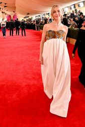 Julianne Hough at Oscars 2024 Red Carpet