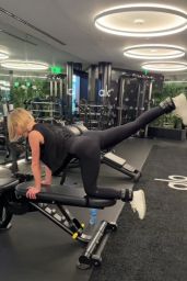 Julianne Hough Working in the Gym 03/20/2024