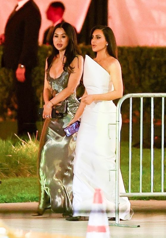 Kim Kardashian and Tracy Romulus Exit the Vanity Fair Oscar Party in Beverly Hills 03/10/2024