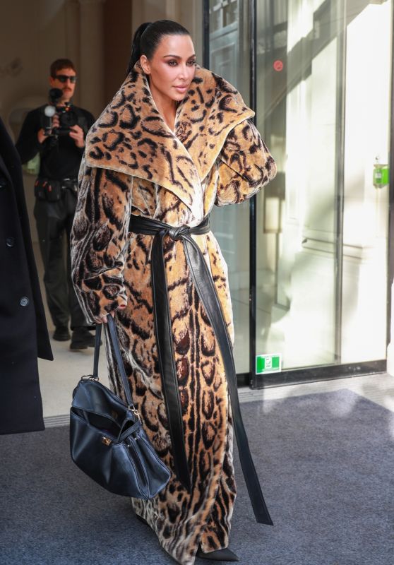 Kim Kardashian in Long Fur Jacket at Costes Restaurant in Paris 03/03/2024