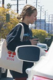 Kristen Bell Exiting the Gym in Los Feliz 03/24/2024
