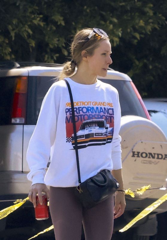 Kristen Bell Out in Los Angeles 03/22/2024