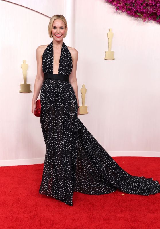 Leslie Bibb at Oscars 2024 Red Carpet