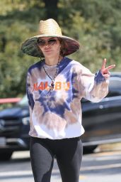 Lisa Rinna Hike Through the Scenic Trails of Marina Del Rey 03/29/2024