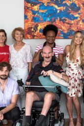 Margot Robbie Visiting a Youngcare